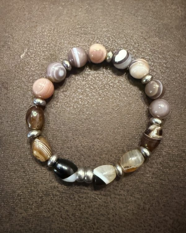Elegent Hand Made Banded Agate Bracelet
